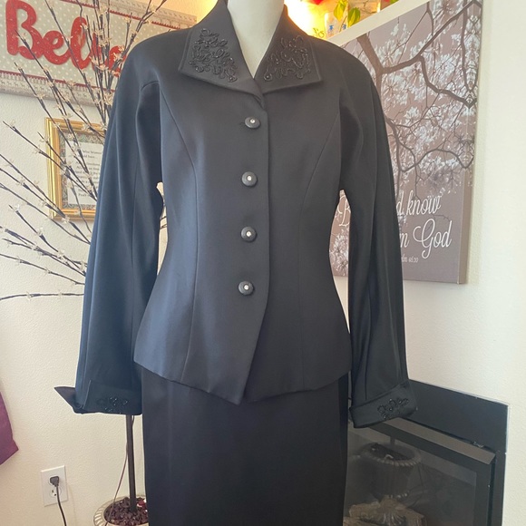 Special Occasion Suit - Picture 7 of 14